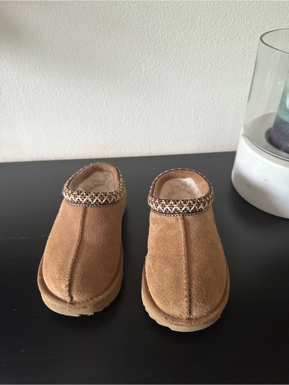 UGG - Picture 2 of 8